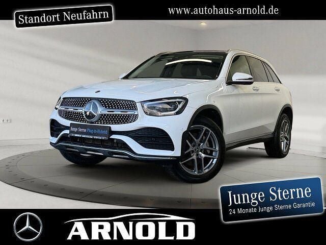 Polarweiß Gebraucht 2021 Mercedes GLC300e AMG line SUV | 37.400 € (Guter Preis) - Bild 1/4