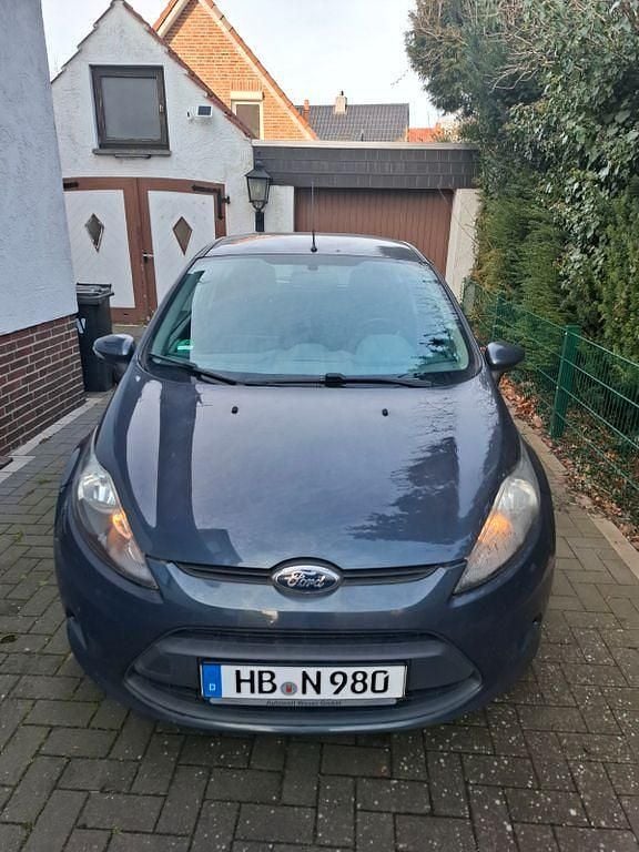 Gebraucht Ford Fiesta Trend 82 PS (60 kW) 2011 Grau Kleinwagen