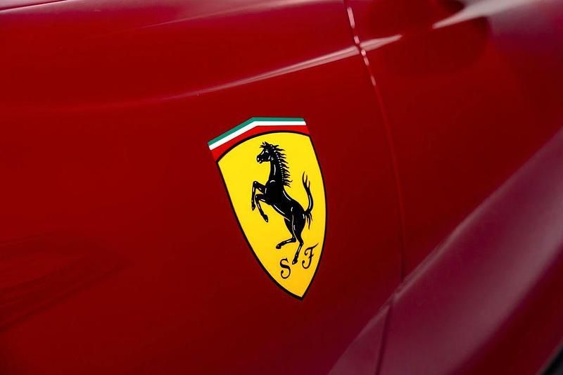 Gebraucht Ferrari 812 799 PS (587 kW) 2021 Rot Cabrio