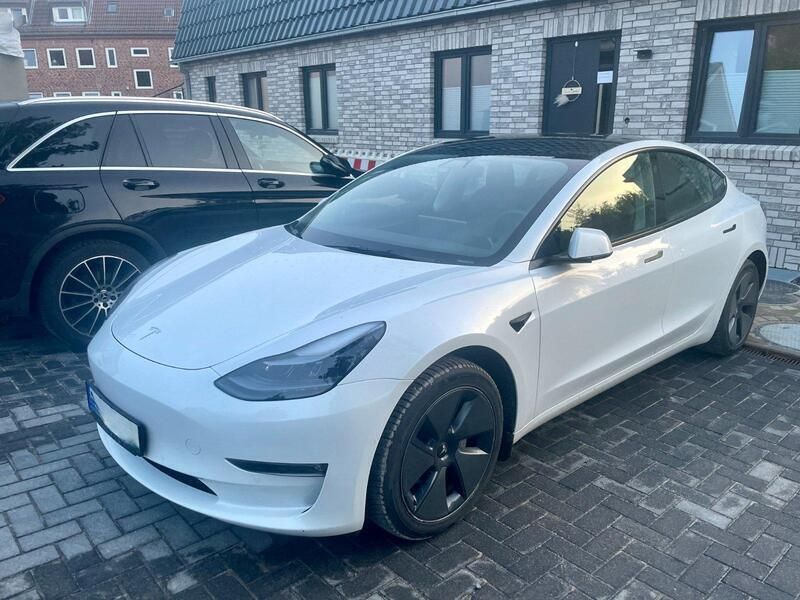Weiß Gebraucht 2021 Tesla Model 3 Long Range AWD Limousine | 29.500 € (Fairer Preis) - Bild 1/4