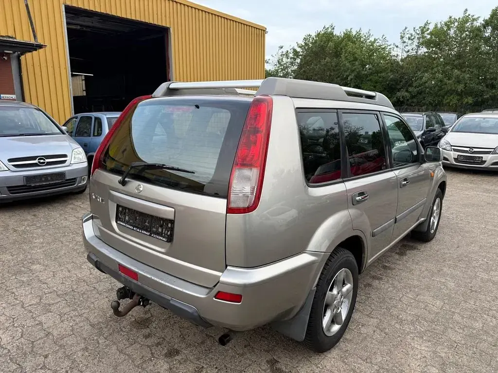 Gebraucht Nissan X-Trail Comfort 114 PS (83 kW) 2003 Braun SUV