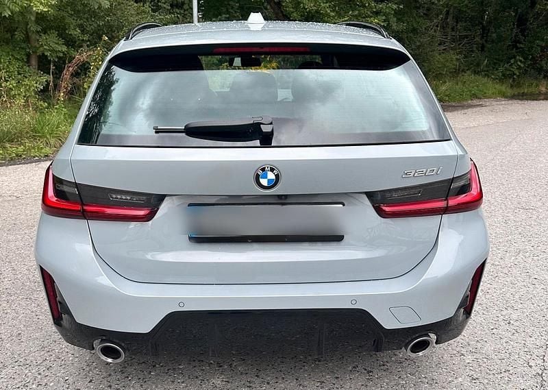 Gebraucht BMW 320 M Sport 184 PS (135 kW) 2024 Grau Kombi