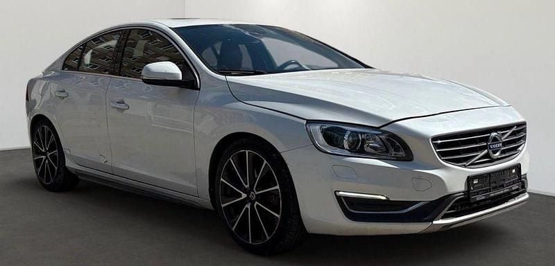 Gebraucht Volvo S60 245 PS (180 kW) 2016 Weiß Limousine