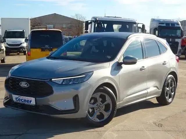 Usado Ford Kuga ST-Line 180 HP (132 kW) 2025 Prateado SUV