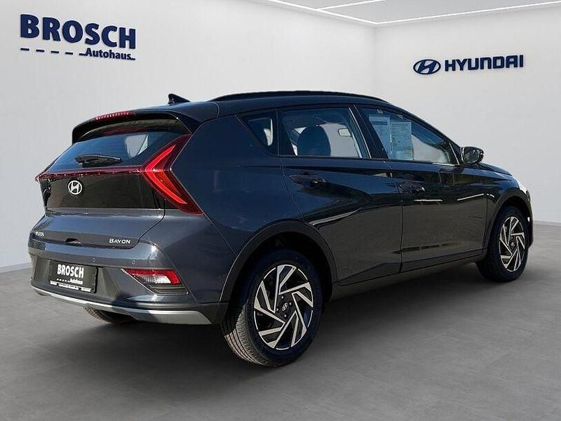 Neu Hyundai Bayon Trend 101 PS (74 kW) 2025 Grau SUV