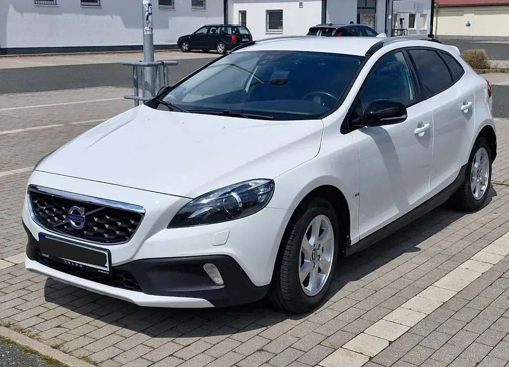 Gebraucht Volvo V40 CC Linje You! 150 PS (110 kW) 2015 Weiß Kombi