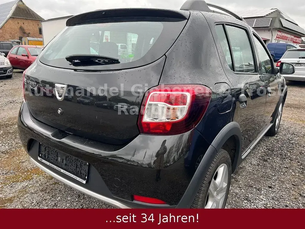 Gebraucht Dacia Sandero Stepway Ambiance 90 PS (66 kW) 2015 Schwarz SUV
