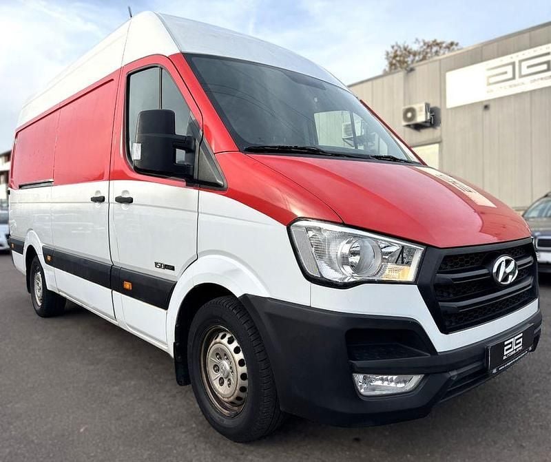 Weiß Gebraucht 2016 Hyundai H 350 Van | 13.900 € (Guter Preis) - Bild 1/4
