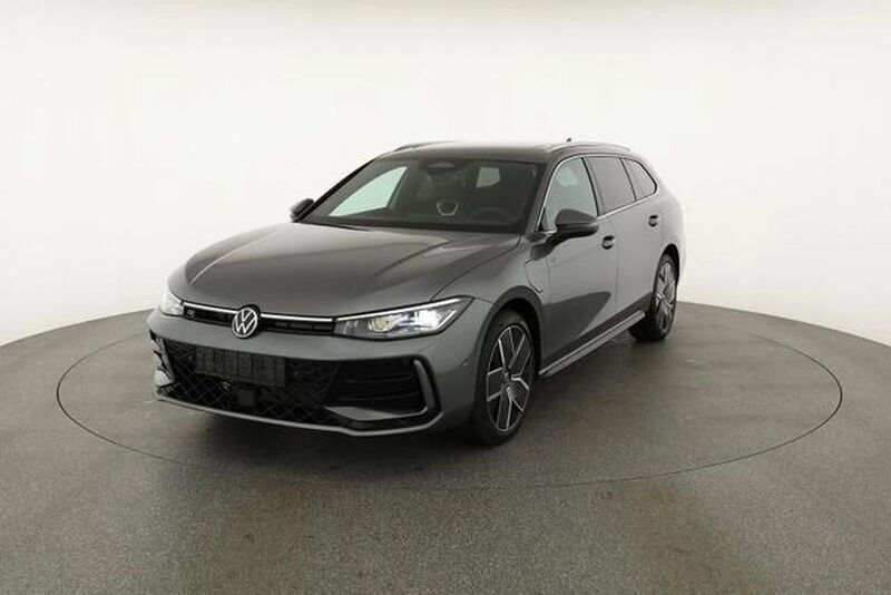 Grau Neu 2025 VW Passat R-line Kombi | 55.158 € (Superpreis) - Bild 1/4