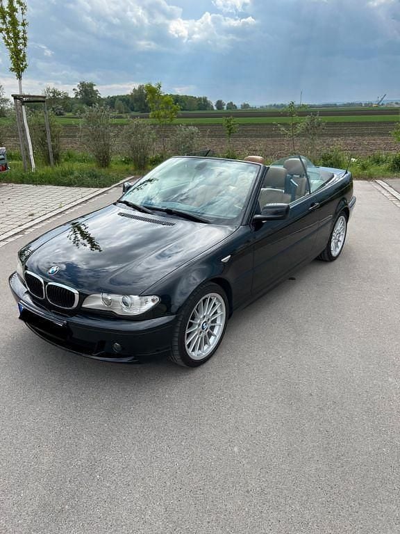 Schwarz Gebraucht 2005 BMW 318 Cabriolet Sport Line Cabrio | 7.990 € (Fairer Preis) - Bild 1/4
