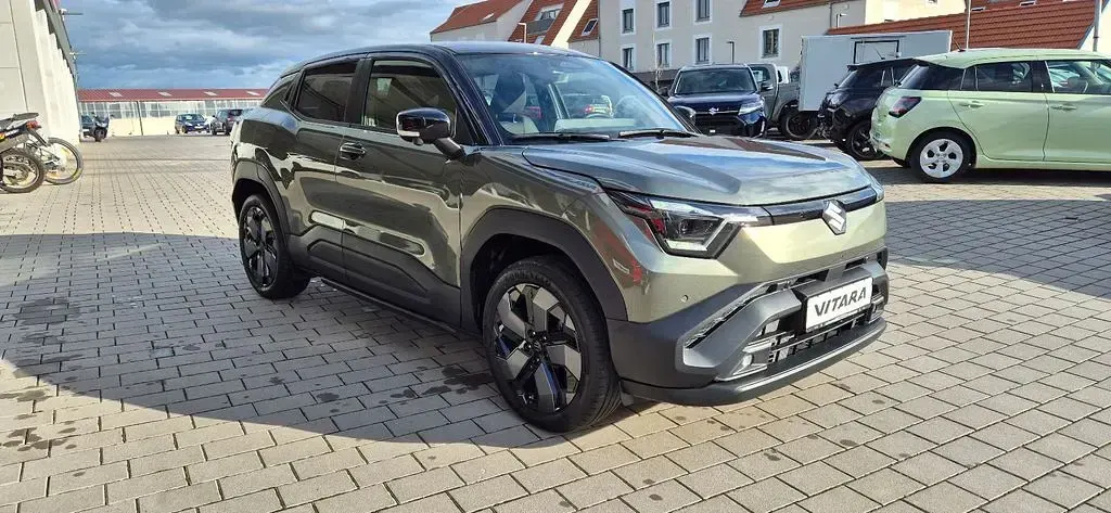 Gebraucht Suzuki e-Vitara Comfort+ 127 kW (174 PS) 2026 Grün SUV
