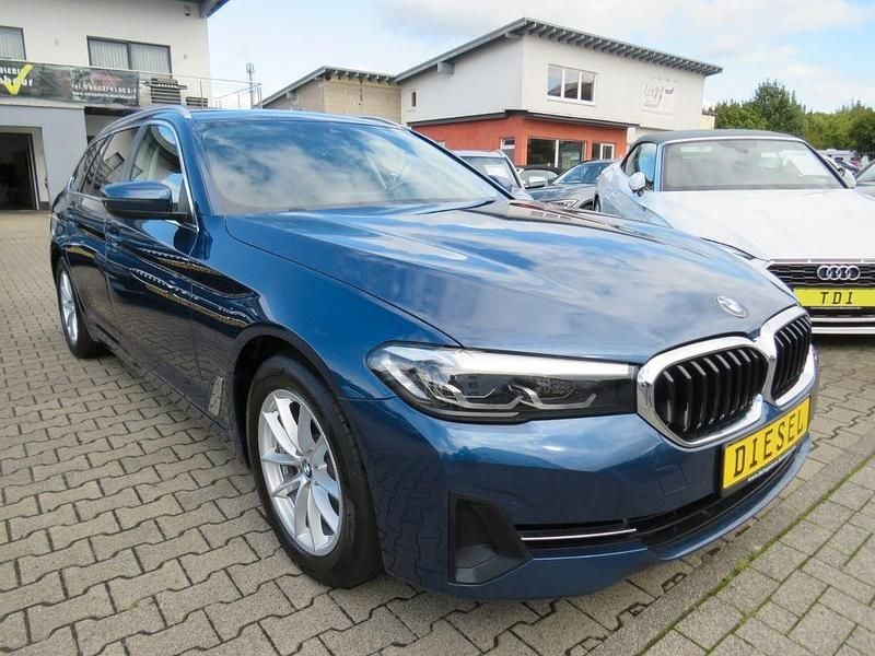 Gebraucht BMW 520 Performance 190 PS (139 kW) 2020 Blau Kombi