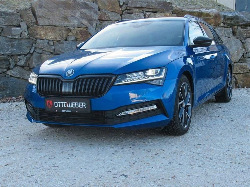 Blau Gebraucht 2024 Skoda Superb SportLine Limousine | 38.990 € (Guter Preis) - Bild 1/4