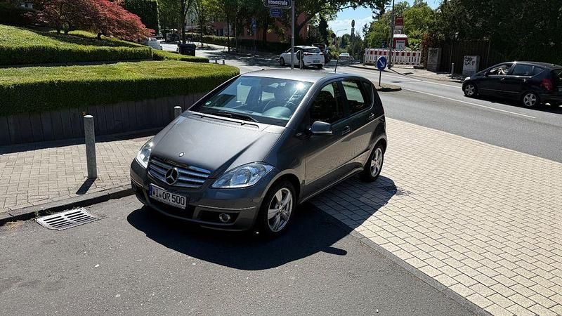 Grau Gebraucht 2009 Mercedes A160 Van / Kleinbus | 5.199 € (Fairer Preis) - Bild 1/4