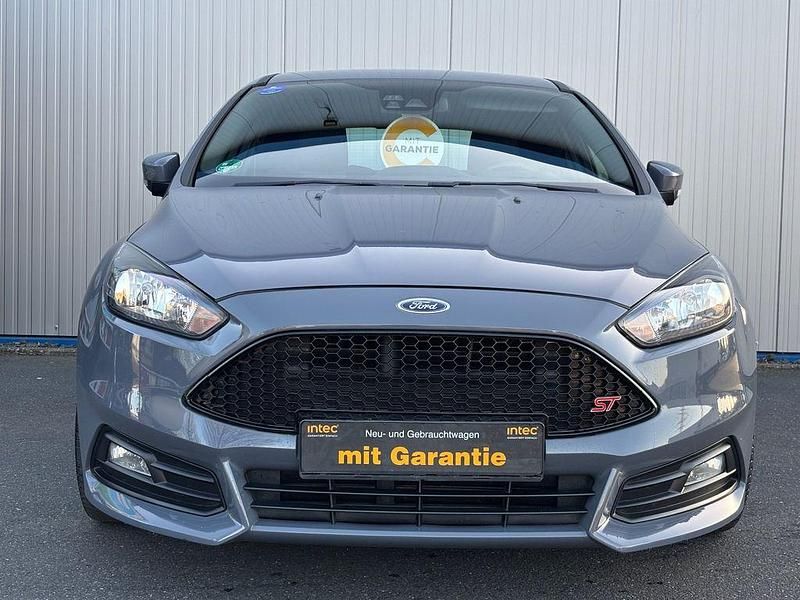 Gebraucht Ford Focus ST 185 PS (136 kW) 2015 Grau Limousine