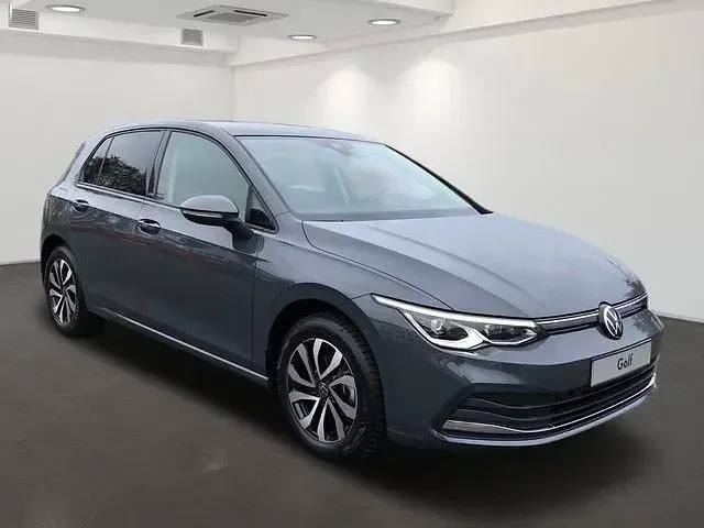 Gebraucht VW Golf VIII Active 150 PS (110 kW) 2022 Delfingrau metallic Limousine