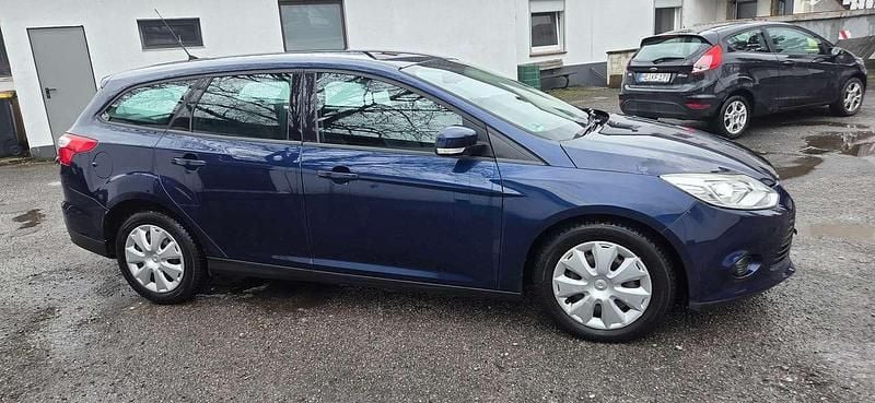 Gebraucht Ford Focus Ambiente 95 PS (69 kW) 2011 Blau Kombi