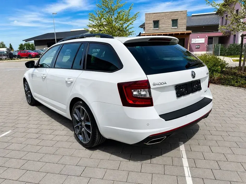 Gebraucht Skoda Octavia RS 230 PS (169 kW) 2018 Bila laser/laser white Kombi