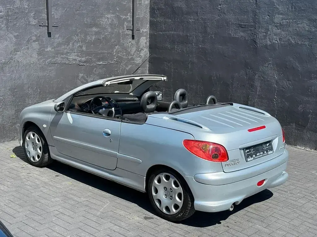 Gebraucht Peugeot 206 CC Platinum 109 PS (80 kW) 2004 Grau Cabrio