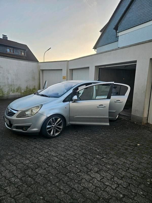 Silber Gebraucht 2007 Opel Corsa Limousine | 2.000 € (Guter Preis) - Bild 1/4