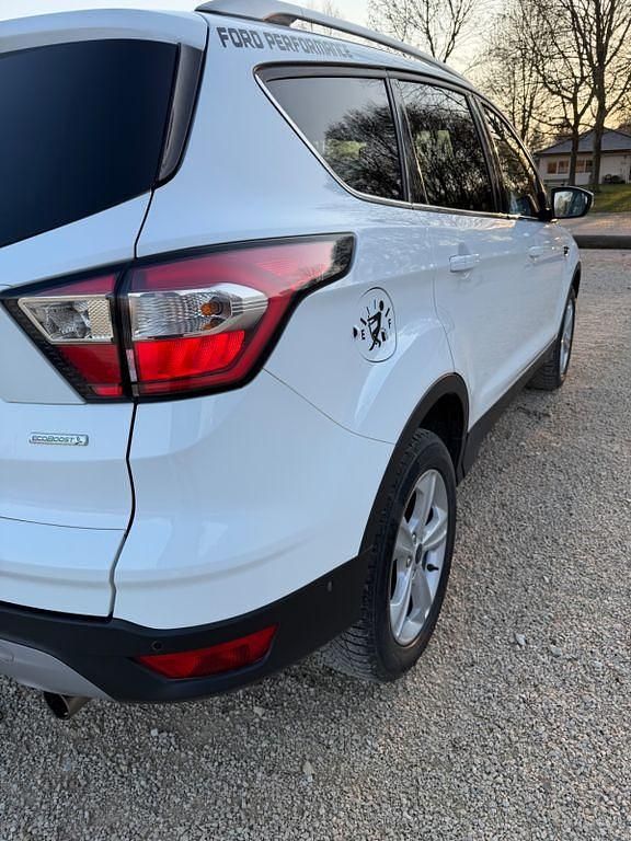 Gebraucht Ford Kuga Trend 150 PS (110 kW) 2017 Weiß SUV