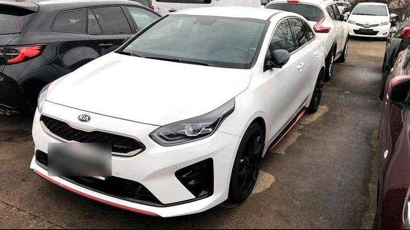 Weiß Gebraucht 2019 Kia ProCeed GT Kleinwagen | 16.500 € (Etwas zu teuer) - Bild 1/4