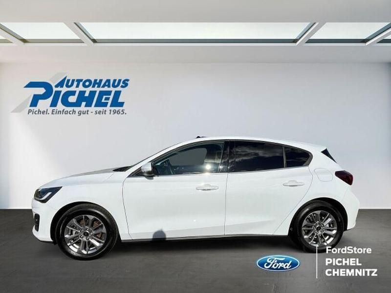 Gebraucht Ford Focus Titanium 125 PS (91 kW) 2023 Weiß Limousine