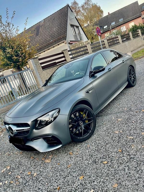 Grau Gebraucht 2017 Mercedes E63S AMG Limousine | 56.000 € (Superpreis) - Bild 1/4