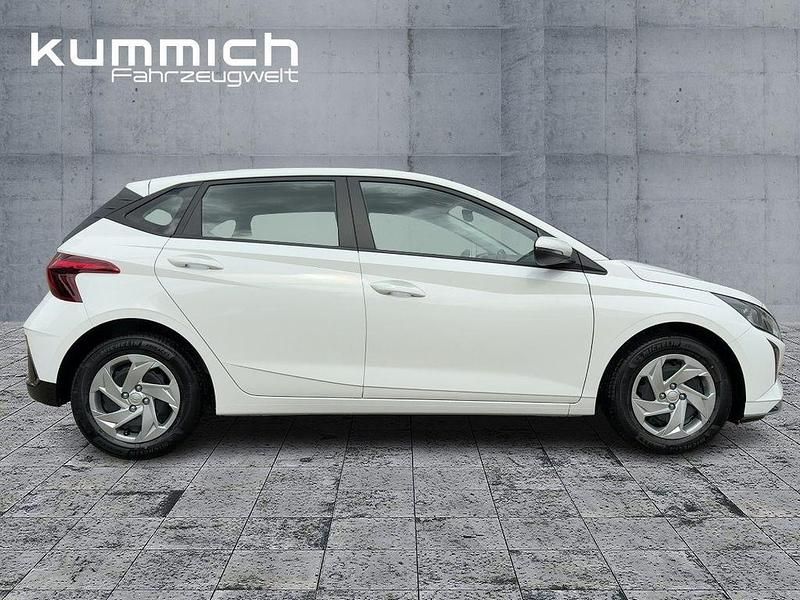 Gebraucht Hyundai i20 Select 101 PS (74 kW) 2025 Weiß Kleinwagen