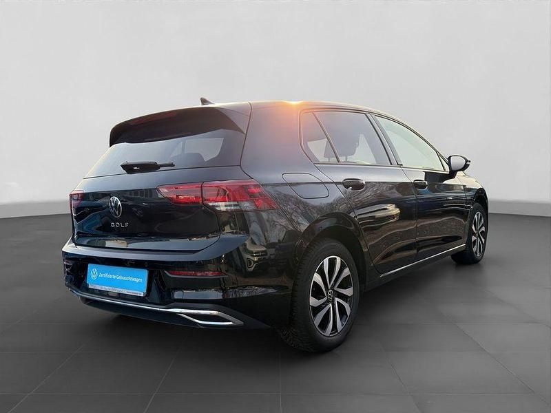 Gebraucht VW Golf VIII Active 150 PS (110 kW) 2022 Schwarz Limousine
