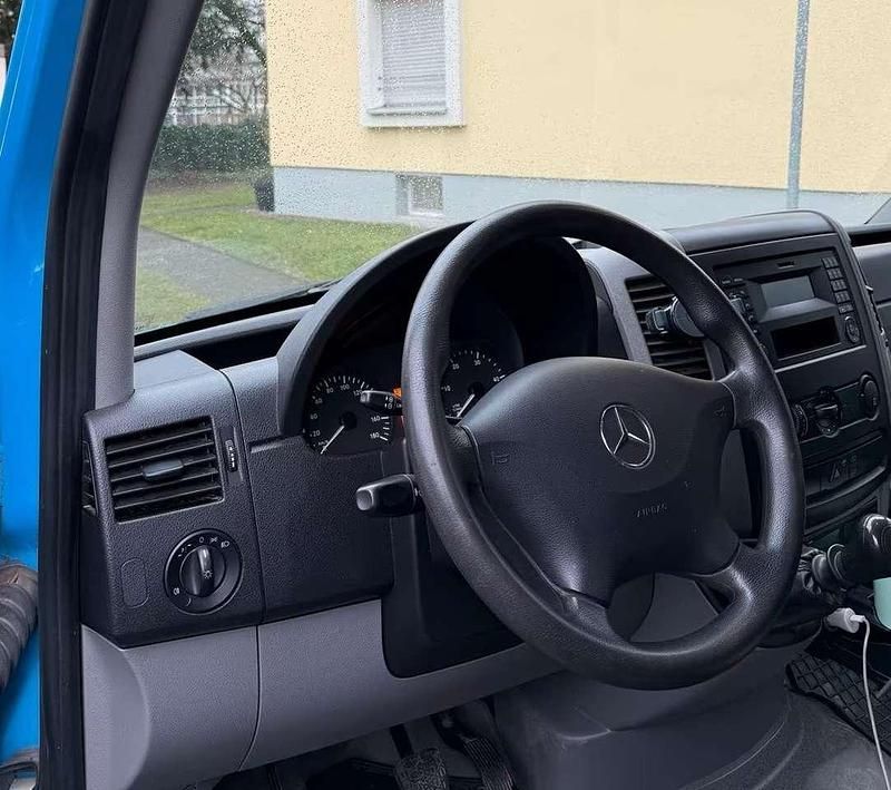 Gebraucht Mercedes Sprinter 163 PS (119 kW) 2017 Blau Van