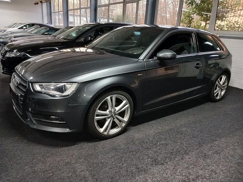 Grau Gebraucht 2013 Audi A3 S-Line Kleinwagen | 8.200 € (Guter Preis) - Bild 1/4