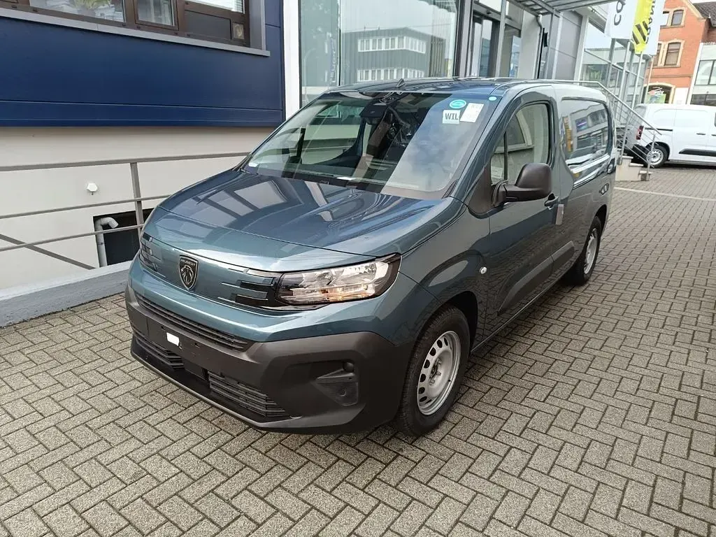 Neu Peugeot E-Partner 100 kW (136 PS) 2026 Blau Van / Kleinbus