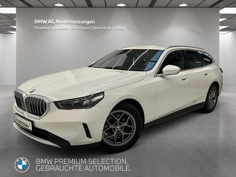 Weiß Gebraucht 2024 BMW 520 Limousine | 50.950 € (Fairer Preis) - Bild 1/3