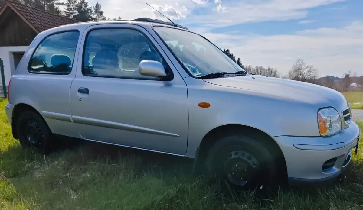 Usata Nissan Micra 60 CV (44 kW) 2002 Argento Utilitaria