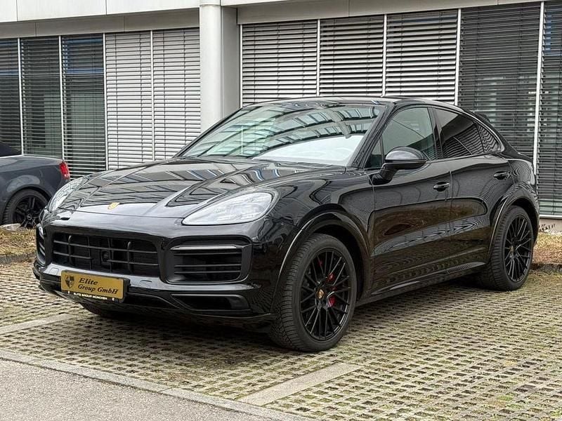 Gebraucht Porsche Cayenne GTS Chrono 460 PS (338 kW) 2022 Schwarz SUV