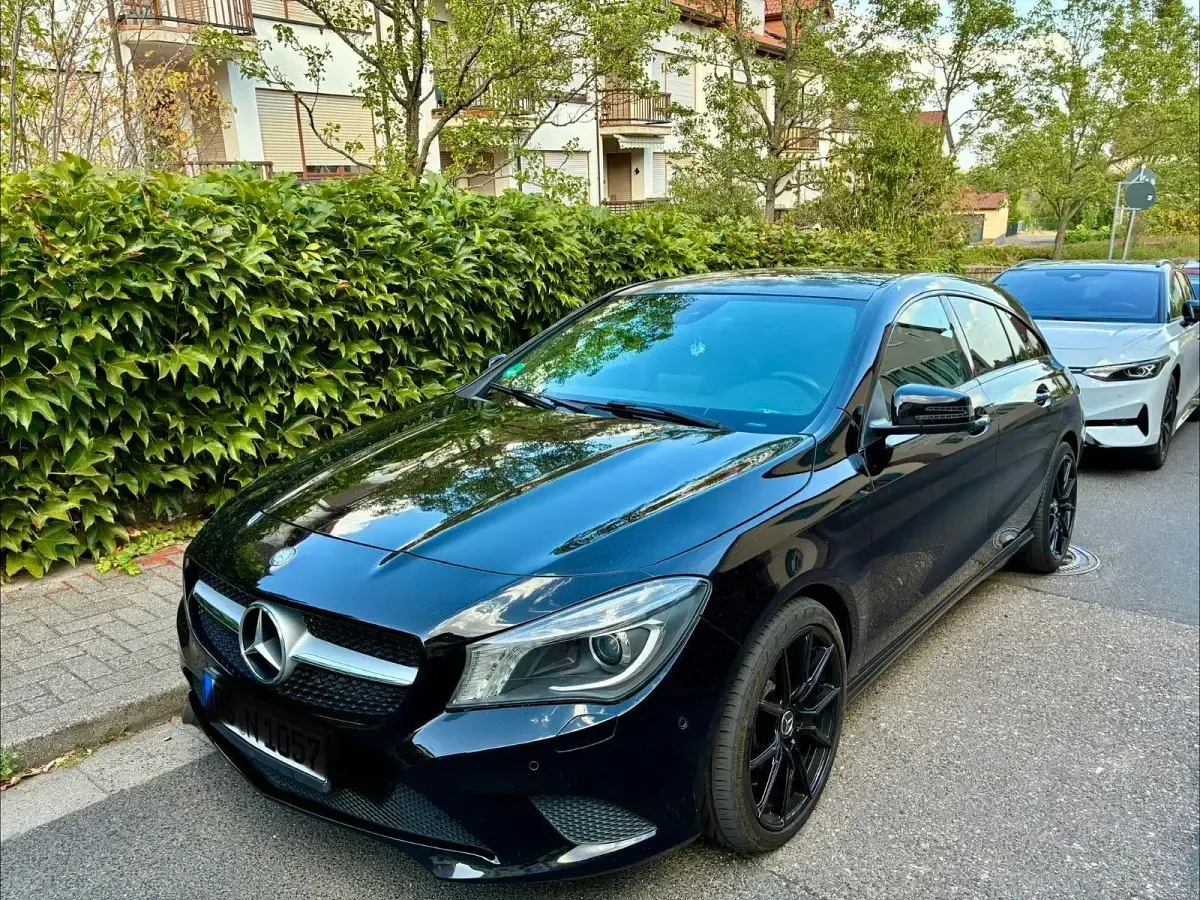 Gebraucht Mercedes CLA250e Shooting Brake 211 PS (155 kW) 2015 Schwarz Kombi