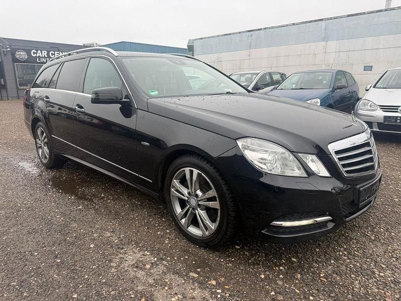 Gebraucht Mercedes E220 170 PS (125 kW) 2011 Schwarz Kombi