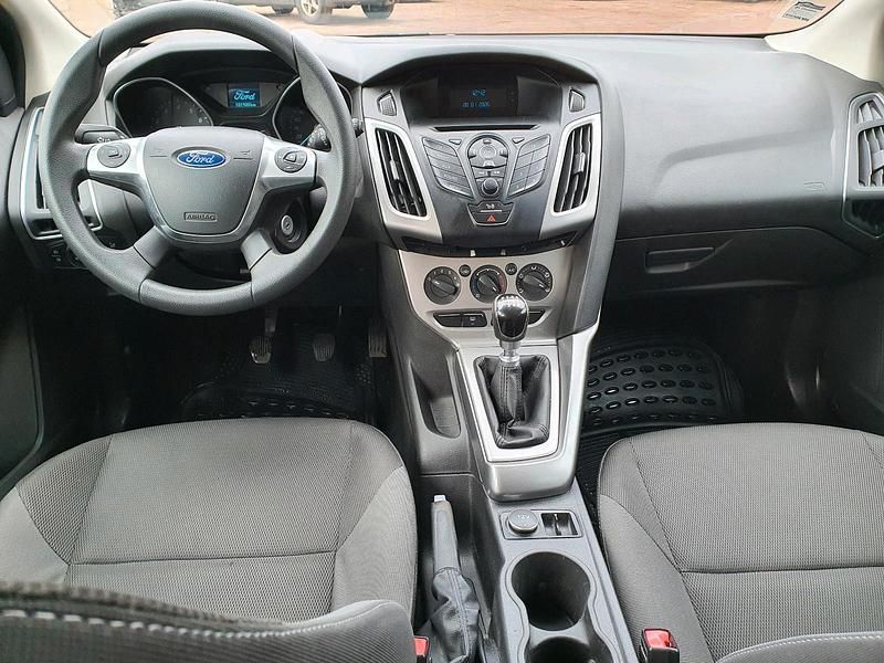 Gebraucht Ford Focus 125 PS (91 kW) 2014 Schwarz Kombi