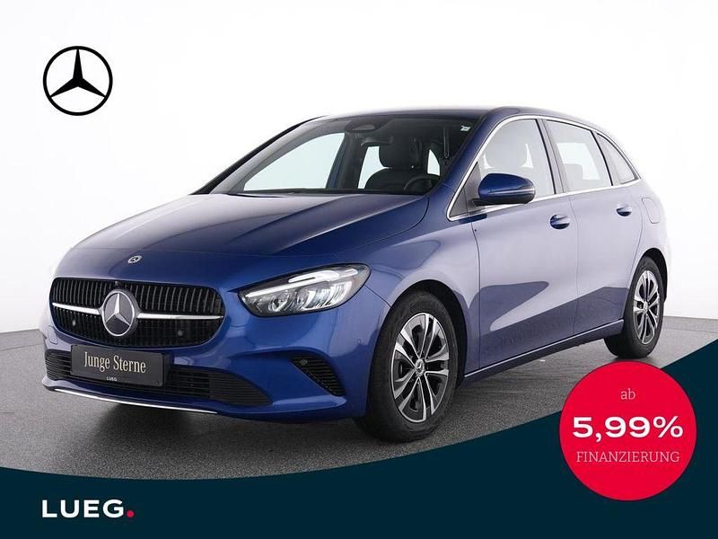 Blau Gebraucht 2024 Mercedes B200 Progressive Van / Kleinbus | 30.285 € (Guter Preis) - Bild 1/4