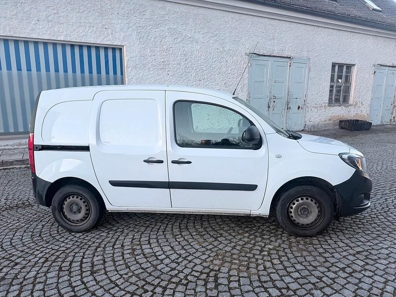 Gebraucht Mercedes Citan 109 90 PS (66 kW) 2019 Weiß Van / Kleinbus