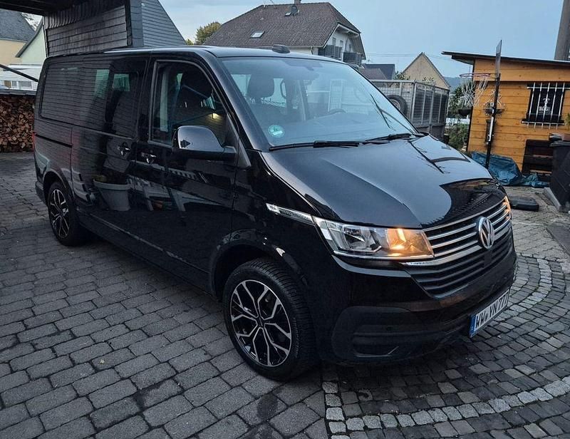 Schwarz Gebraucht 2021 VW Multivan Van | 50.250 € (Teuer) - Bild 1/4