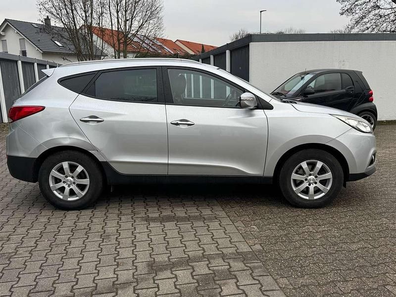 Gebraucht Hyundai ix35 Premium 184 PS (135 kW) 2012 Sleek silver SUV