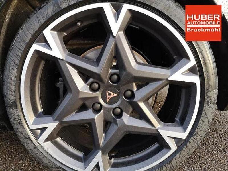 Neu Cupra Leon VZ 333 PS (244 kW) 2025 Midnightschwarz metallic midnightschwarz metallic Kombi