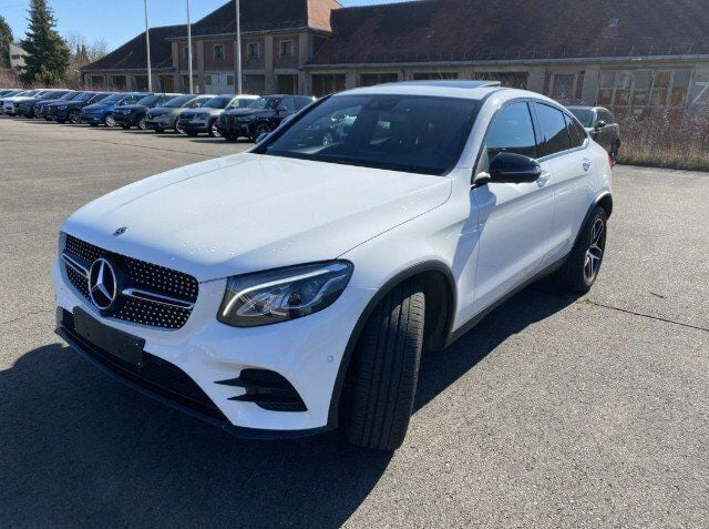 Weiß Gebraucht 2019 Mercedes GLC250 AMG line SUV | 27.000 € (Superpreis) - Bild 1/1