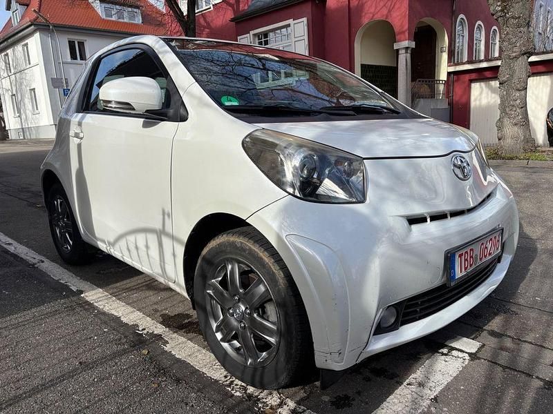 Gebraucht Toyota iQ 68 PS (50 kW) 2009 Weiß Kleinwagen