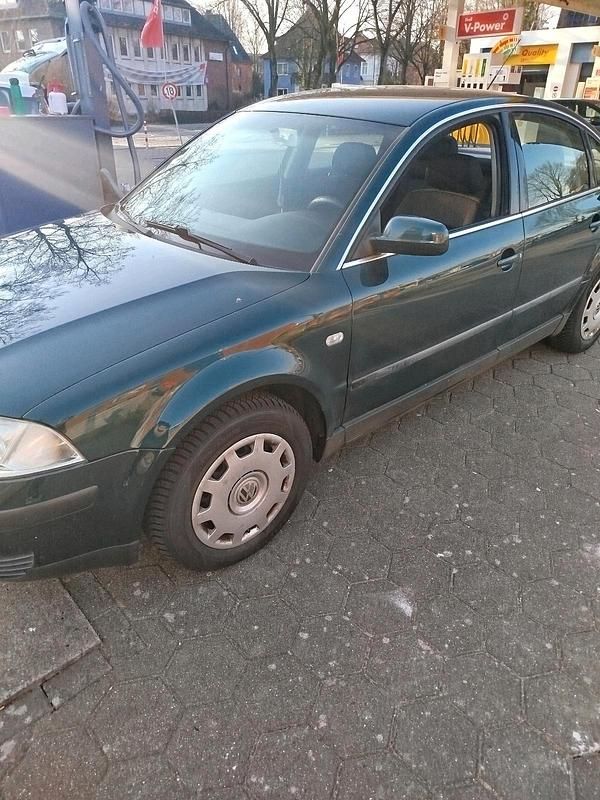 Gebraucht VW Passat 2001 Grün Limousine