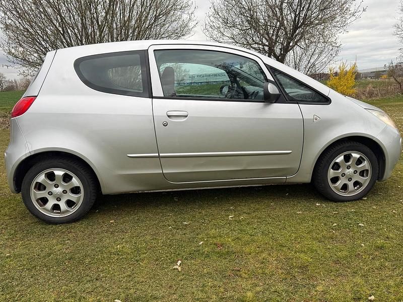 Gebraucht Mitsubishi Colt 95 PS (69 kW) 2006 Silber Kleinwagen
