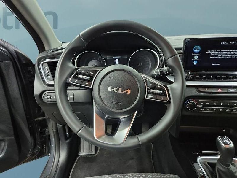 Gebraucht Kia Ceed 120 PS (88 kW) 2023 Andere Kleinwagen