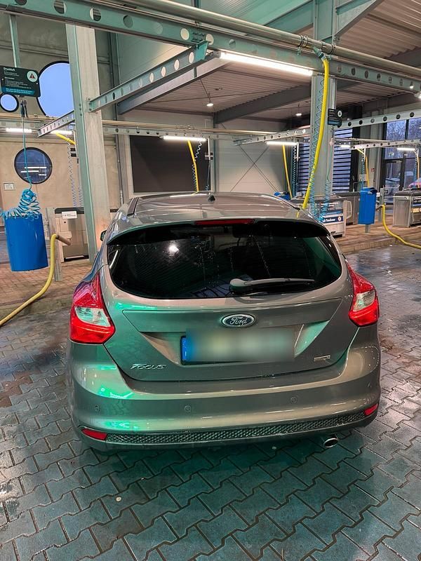 Gebraucht Ford Focus Titanium 150 PS (110 kW) 2011 Andere farben Limousine